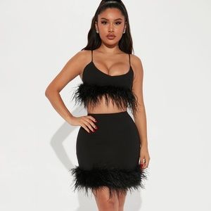 Fashion nova black feather set